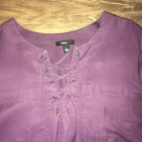 PLUM CRISS CROSS TOP - Picture 2 of 3